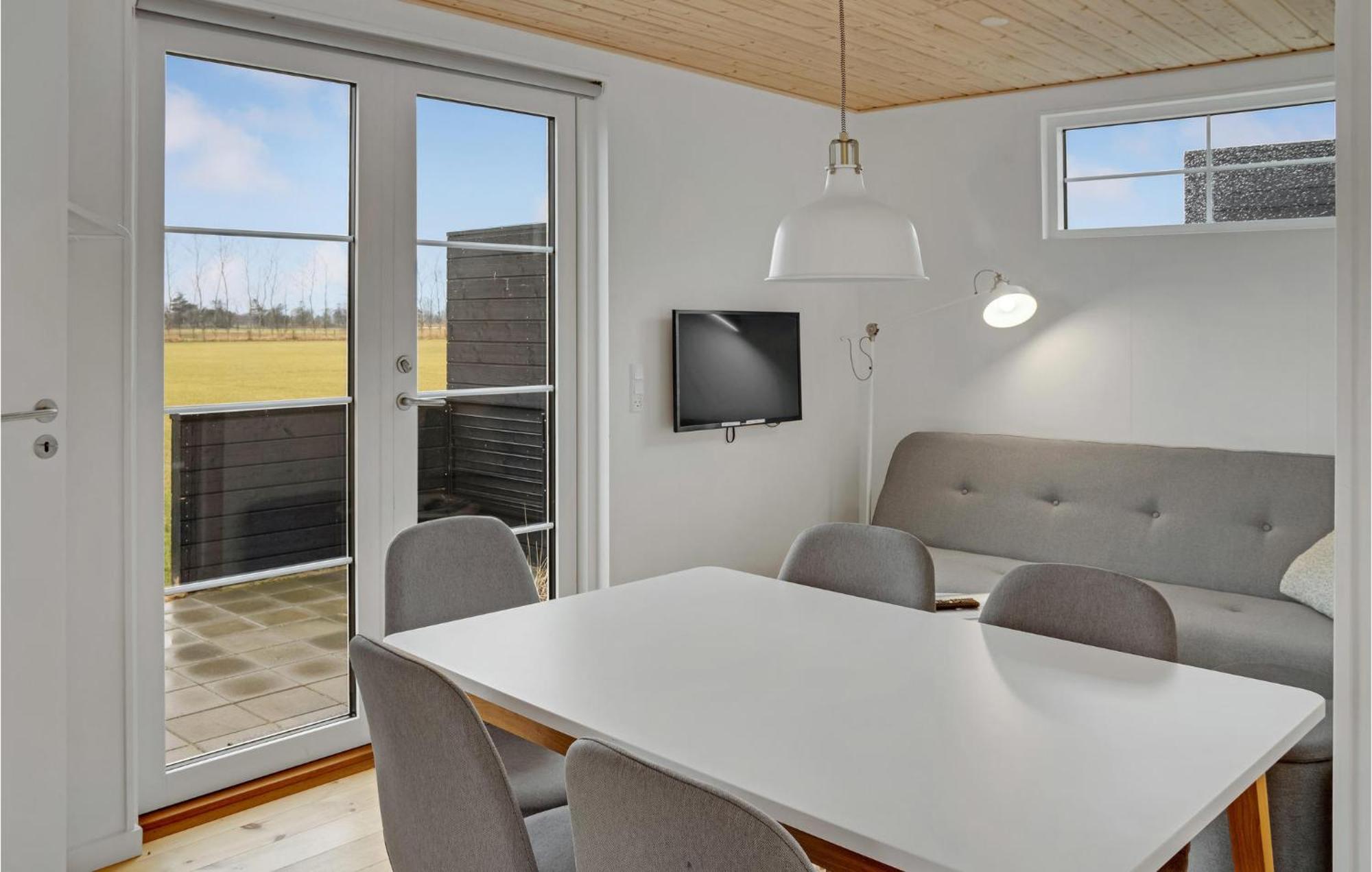 2 Bedroom Gorgeous Apartment In Vaeggerlose Boto By Luaran gambar